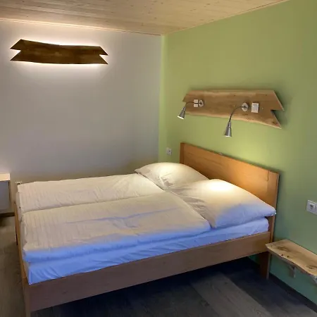 بيت ضيافة A Harasov 4*